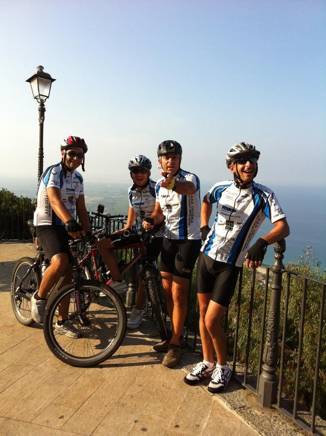 San Pietro Bed & Breakfast Mileto Exterior photo